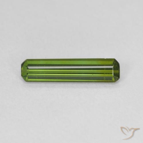 0.86ct Natürlicher tiefgrün Turmalin, Smaragdschliff, VVS-VS