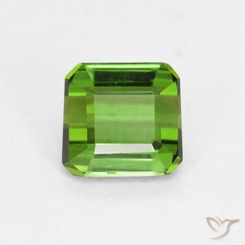 0.68ct Natürlicher tiefgrün Turmalin, Smaragdschliff, VVS