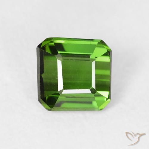 0.58ct Natürlicher tiefgrün Turmalin, Smaragdschliff, VVS-VS