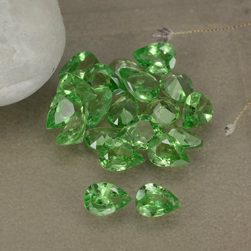 2,99 ct natürliche grüner Tsavorit-Edelsteine, Birnenform, VS