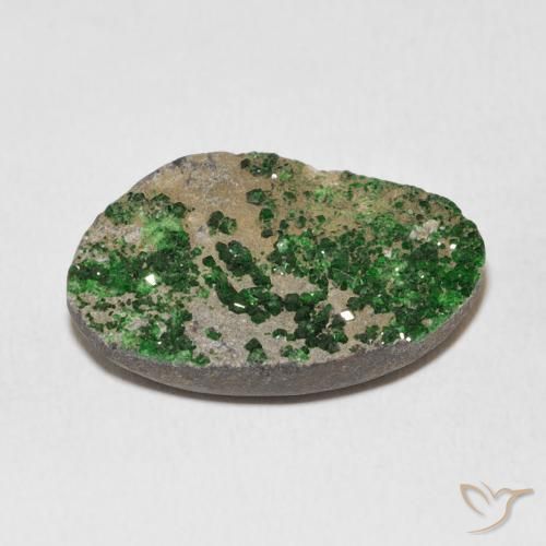9,17 ctw natürlicher Deep Earthy Green Uwarowit-Granat-Druse, Fantasie, Lichtundurchlässig