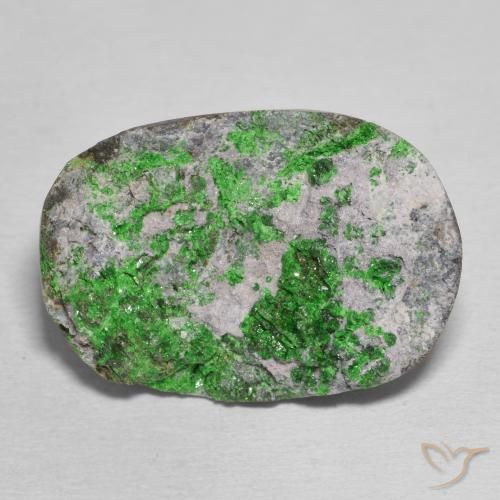 24.70ct Natürlicher limettengrün Uwarowit-Granat-Druse, Oval, Lichtundurchlässig