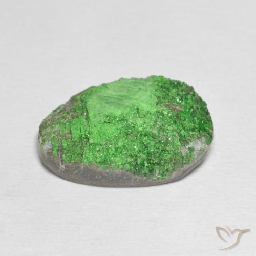 9,17 ctw natürlicher Mittelgrün Uwarowit-Granat-Druse, Oval, Lichtundurchlässig