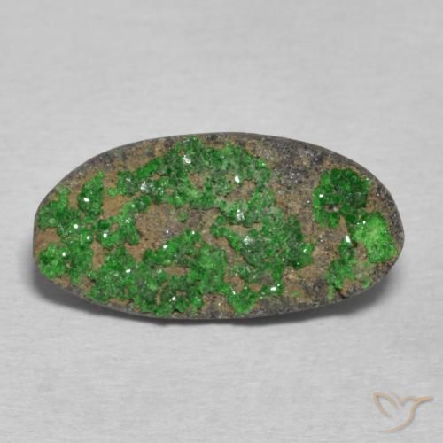 7.42ct Natürlicher tiefgrün Uwarowit-Granat-Druse, Oval, Lichtundurchlässig