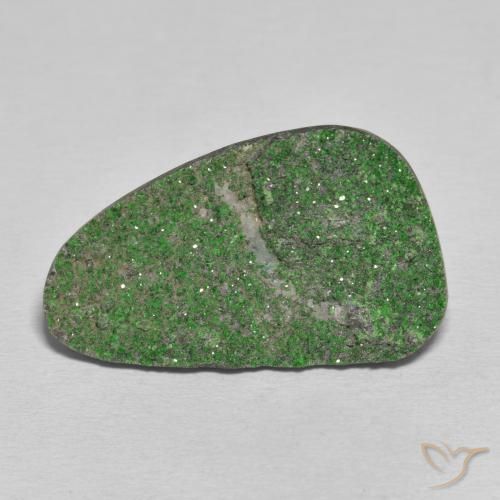 31.31ct Natürlicher Blasses Kieferngrün Uwarowit-Granat-Druse, Fantasie, Lichtundurchlässig