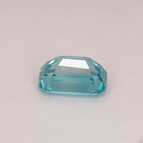 0,90 ctw natürlicher blauer Zirkon, Smaragdschliff, VVS